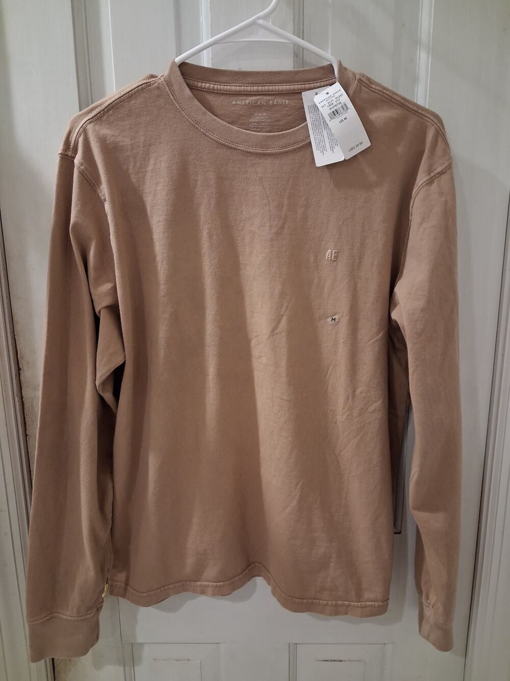 American Eagle Men's long-sleeved tee